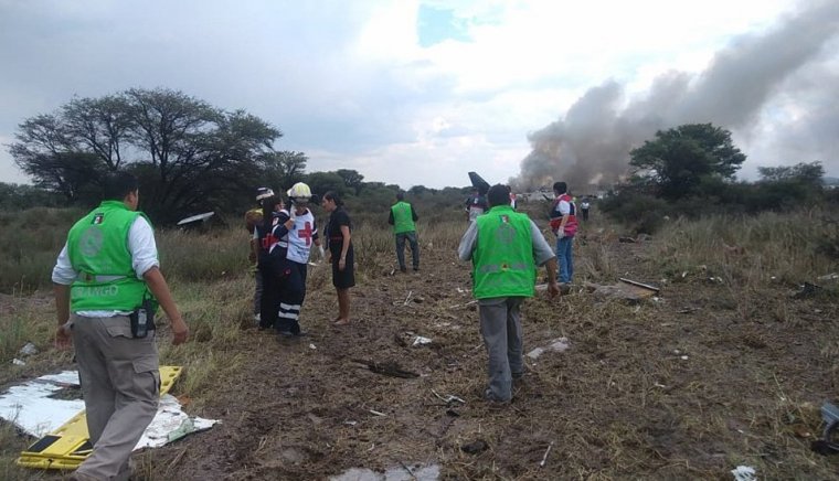 Son dakika: Meksika'da yolcu uçağı düştü. Uçakta 97 Yolcu olduğu belirtiliyor