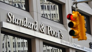 Son dakika: Standard&Poor’s Türkiye’nin kredi notunu düşürdü