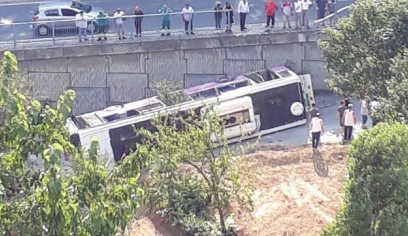Son dakika: Sarıyer'de yolcu otobüsü devrildi: Yaralılar var