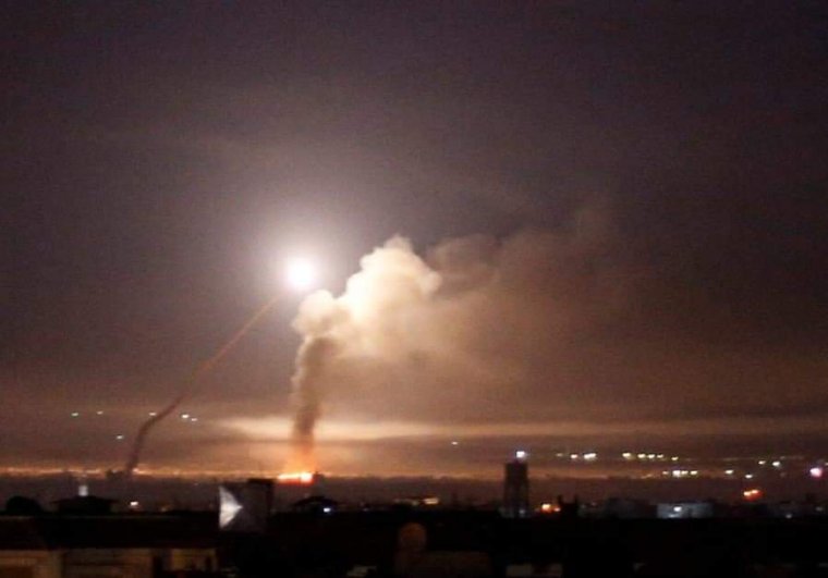 Son dakika: İsrail bir kez daha Suriye'yi füzelerle vuruyor!