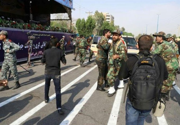 İran'da askeri tören sırasında terör saldırısı: Çok sayıda asker öldü