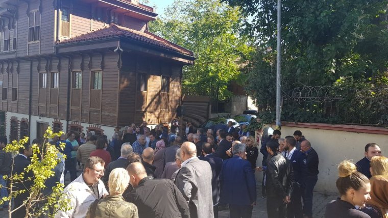 Meral Akşener'in evinin önünde hareketlilik: Çok sert bir açıklama geliyor!