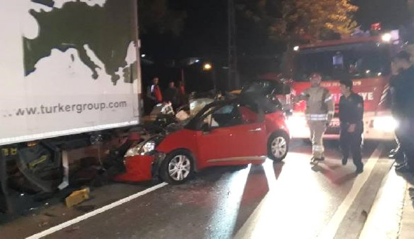 Pendik'te Trafik Kazası: 1 Ölü, 2 Yaralı