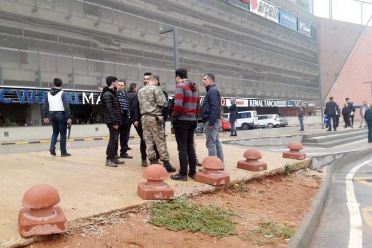AVM çalışanlarını rehin alan firari asker gözaltına alındı