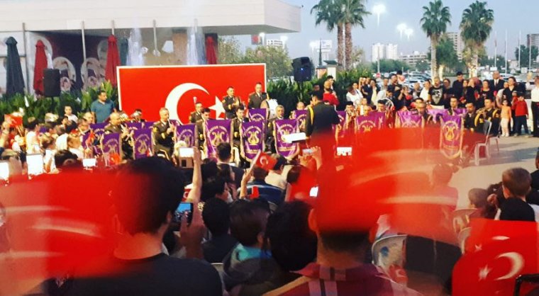 Adana'da Cumhuriyet, Fener Alayı Yürüyüşüyle Kutlandı