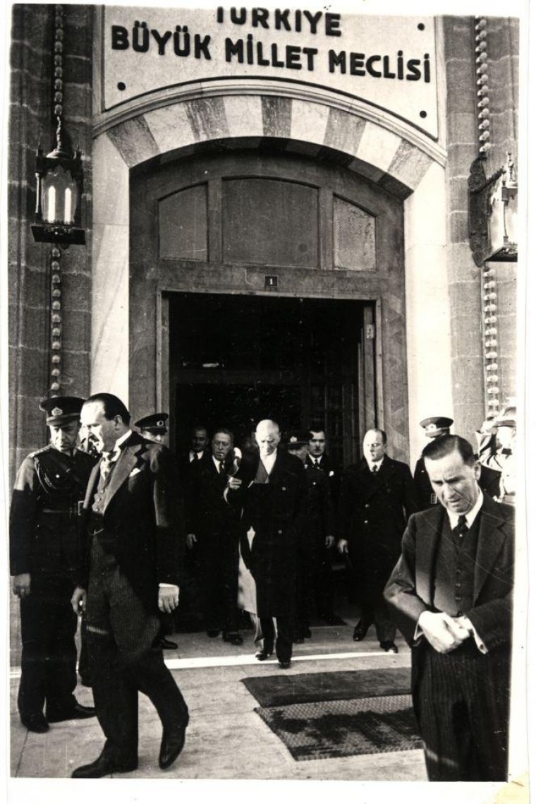 TSK'dan 29 Ekim için çok özel Atatürk fotoğrafları geldi