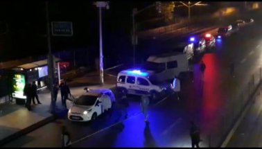 Şirinevler'de Bir Kişi Aracında Başından Vurularak Öldürüldü