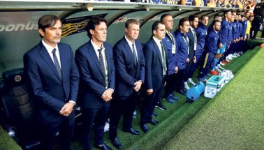 Philip Cocu, Fenerbahçe'den resmi olarak kovulmadı!