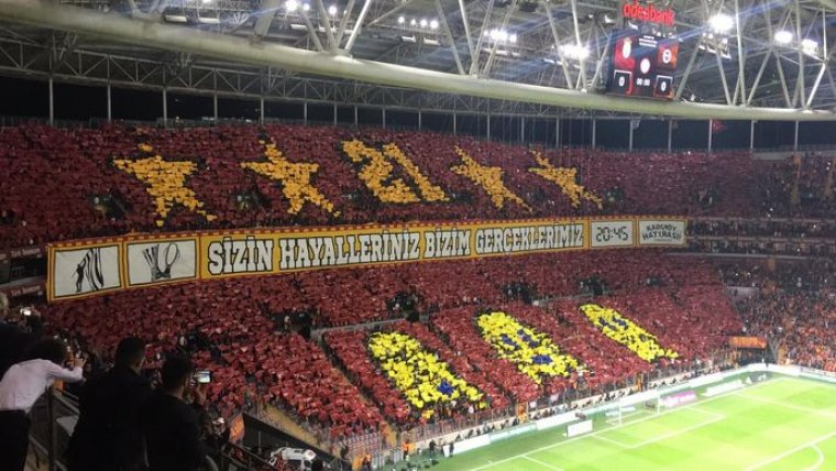 Galatasaray'dan 'Ramiz Dayı' Koreografisi - Fenerbahçe'ye gönderme