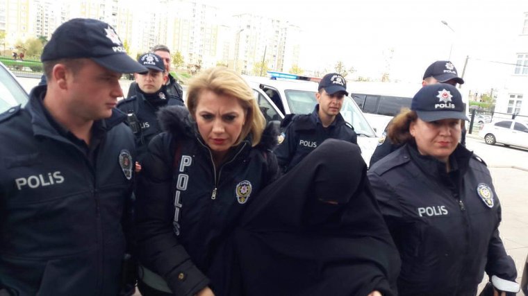 Atatürk Anıtı'na Baltayla saldıran O Kadın serbest Bırakıldı
