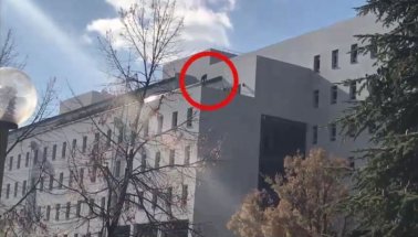 Borç bunalımı! TBMM'de bir vatandaş intihar etmek için çatıya çıktı