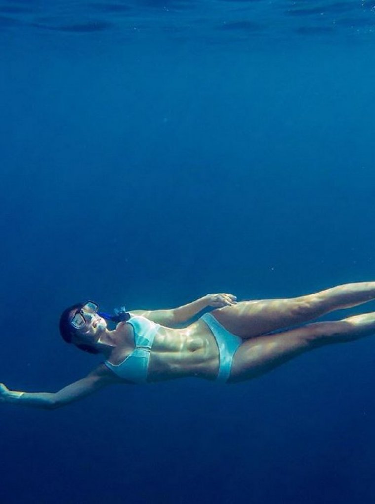 Amanda Cerny'den muhteşem  dalış!