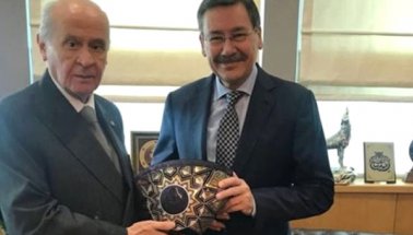 Melih Gökçek, Devlet Bahçeli'ye kur yapıyor!