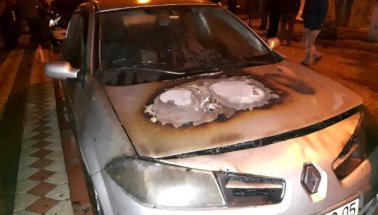 İstanbul'da kundakçı dehşeti: 11 aracı ateşe verdiler