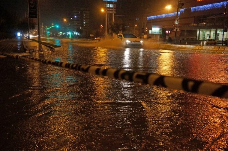 Edirne'de yağış hayatı felç etti: 70 yaşındaki Veysel Evren selde kayboldu
