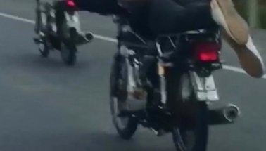 Motosiklet Magandalarından Pes Dedirten Hareket