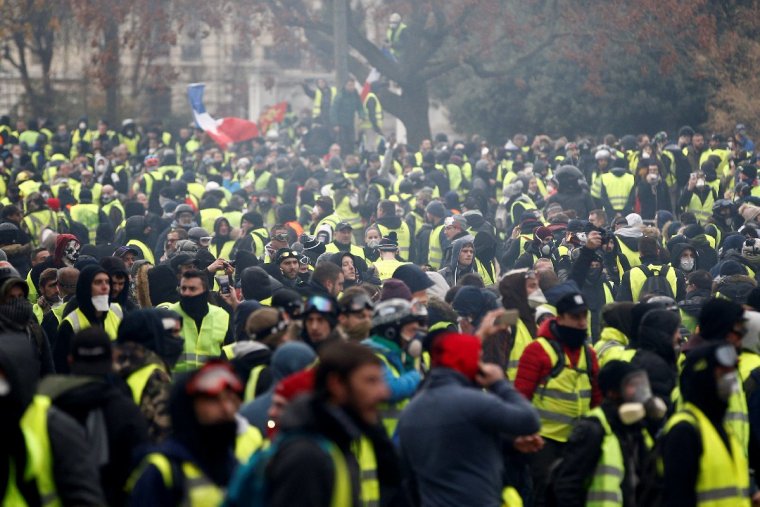 Sarı Yelekliler Yeniden Sokaklarda! Avrupa yanıyor: Fransa, Belçika, Hollanda...