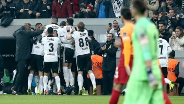 Beşiktaş: 1 - Galatasaray: 0 Derbide tartışma VAR