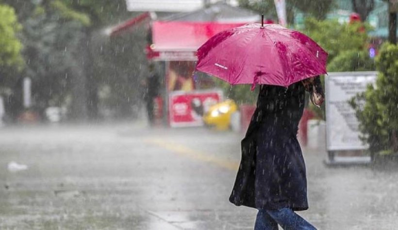 Meteoroloji Uyardı: Sıcaklıklar Düşüyor, İstanbul'a Öğleden Sonra Kuvvetli Sağanak Geliyor
