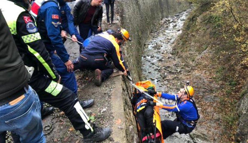 Zonguldak'ta Otomobil Dereye Uçtu: 1 Ölü, 1 Yaralı