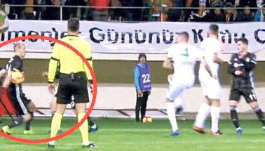 Alanyaspor-Beşiktaş: Vida'ya Yine Penaltı Yok!