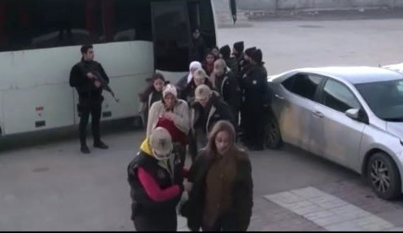 HDP'li Vekillerin Açlık Grevine Destek Olan 14 kadın gözaltına alındı