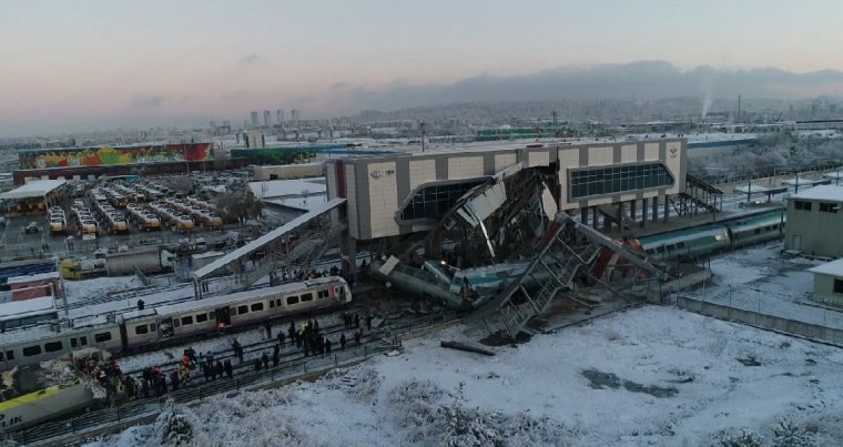Son dakika: Ankara'da Yüksek Hızlı Tren, Kılavuz Trenle çarpıştı. Çok sayıda..