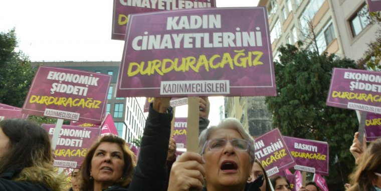 Ankara'da Kadın MEclisleri üyesi Çok Sayıda Kadın, Kadın Cinayetlerini Protesto etti