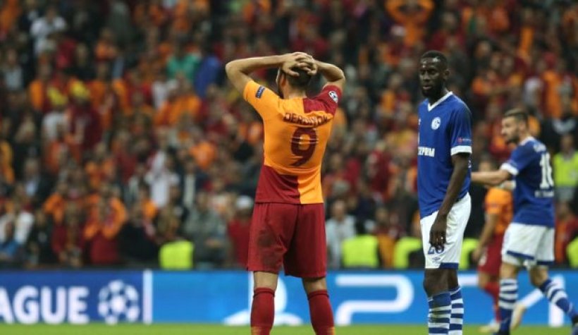 Porto Maçında Islıklanan Eren Derdiyok'u Tribünlere Çağrıldı!