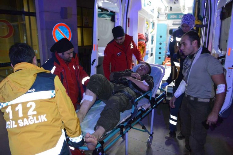 Son dakika: Siirt'te 'Buz' kazası 10 Askerimizin Yaralandı