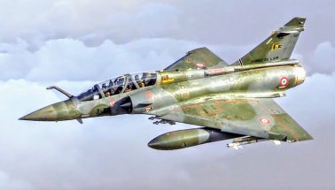 Fransız Mirage 2000 savaş uçağı radarda kayboldu