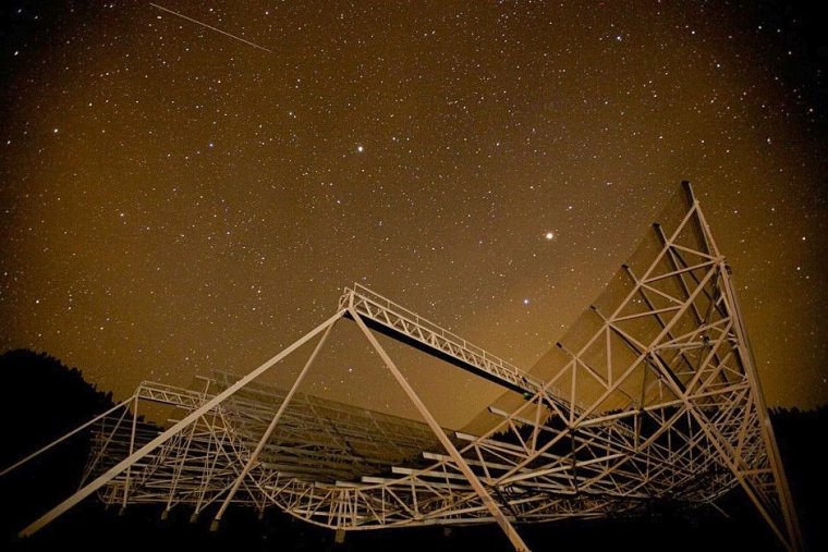 Bilim insanları duyurdu: Galaksinin 1,5 milyar ışık yılı ötesinden gelen radyo sinyalleri tespit edildi