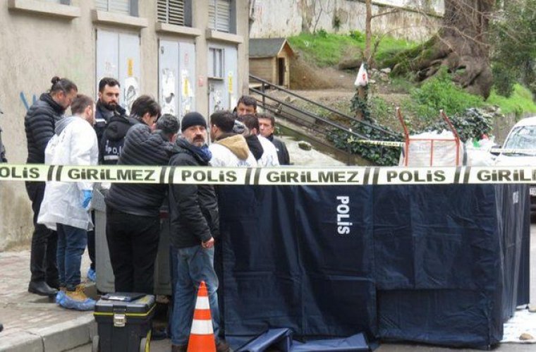 Son dakika: Kadıköy'de çöpe atılmış kadın bacakları bulundu
