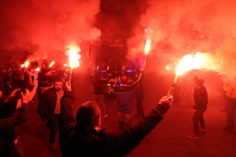 Başakşehir maçı öncesi Fenerbahçe Bir Şampiyon Gibi Karşılandı