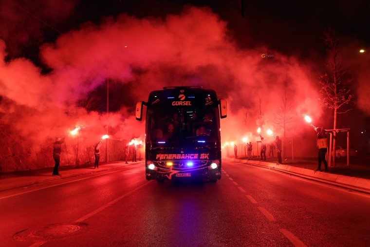 Başakşehir maçı öncesi Fenerbahçe Bir Şampiyon Gibi Karşılandı