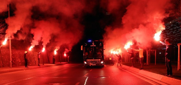 Başakşehir maçı öncesi Fenerbahçe Bir Şampiyon Gibi Karşılandı