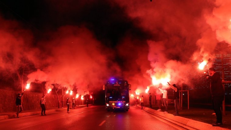 Başakşehir maçı öncesi Fenerbahçe Bir Şampiyon Gibi Karşılandı