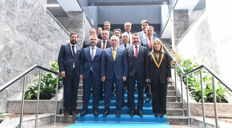 AKP'den YSK'ya Dikkat Çeken Ziyaret