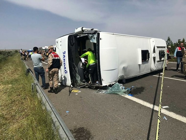1 Mayıs’a giden sağlıkçılar kaza yaptı: 5 kişi hayatını kaybetti, 14 yaralı