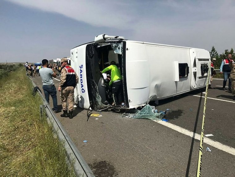 1 Mayıs’a giden sağlıkçılar kaza yaptı: 5 kişi hayatını kaybetti, 14 yaralı