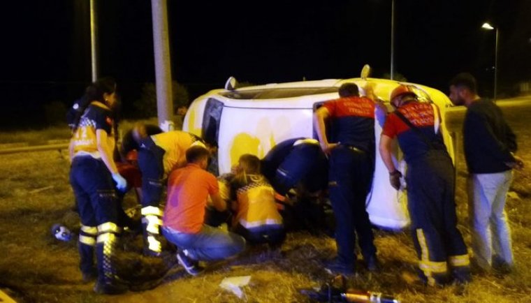 Denizli'de Üniversite öğrencileri kiralık araçla kaza yaptı