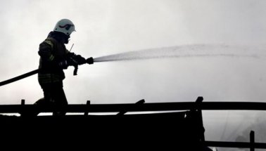 Kadıköy'de yangın : 2 kişi hayatını kaybetti, 4 yaralı