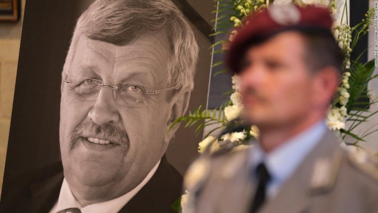 Suriyelilere yardım eden Vali Valter Lübcke infaz edildi