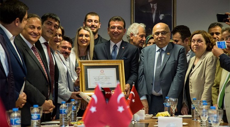 Ekrem İmamoğlu İkinci Mazbatasını Resmi Aldı