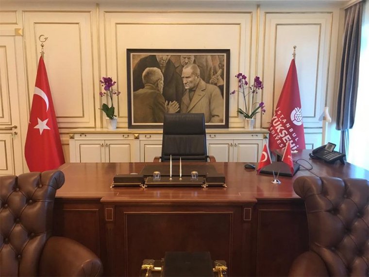 Son dakika: Atatürk tablosu İBB'deki Makamına Geri Geldi
