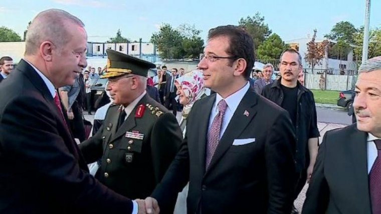 İmamoğlu ve Erdoğan, el sıkıştılar