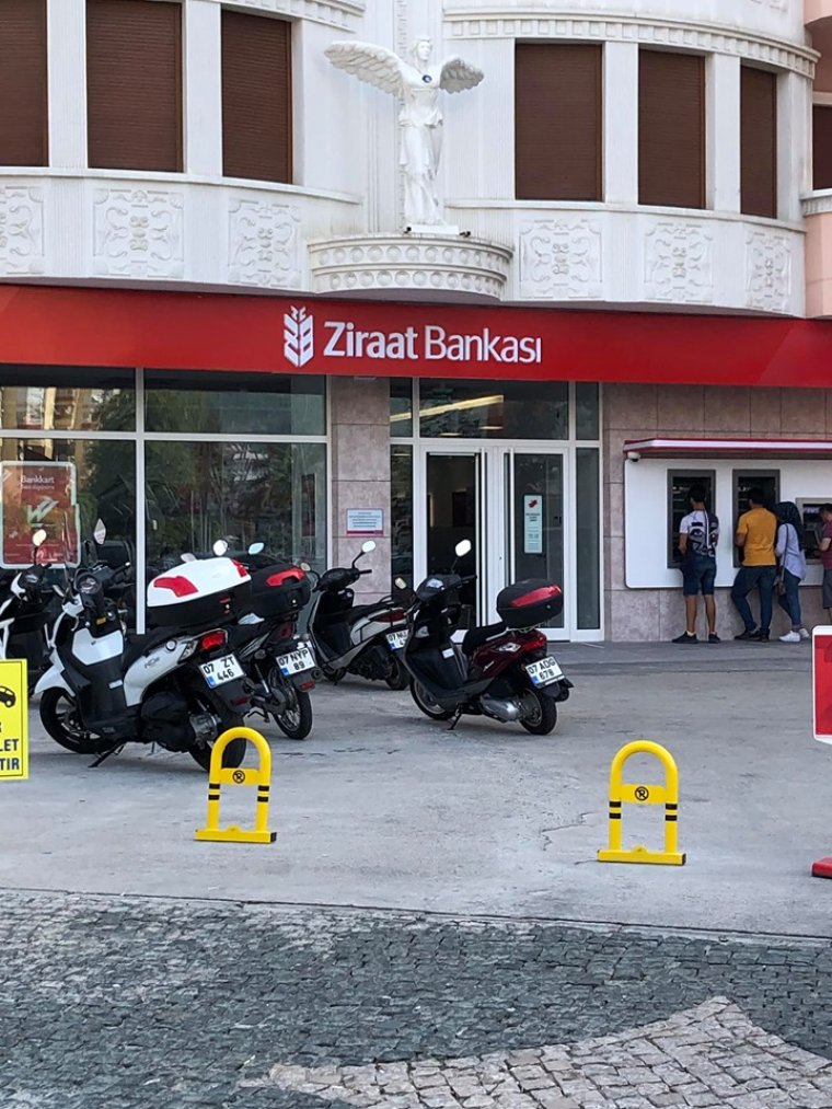 Ziraat Bankası Alanya Şubesi 'TC' İbaresini indirdi