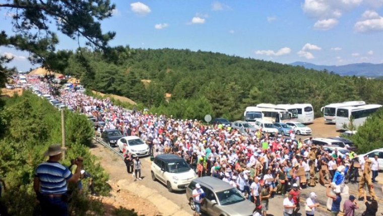 Kaz Dağları'na halk sahip çıkıyor: Binlerce vatandaş şantiye alanına girdi