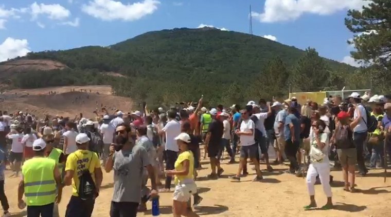 Kaz Dağları'na halk sahip çıkıyor: Binlerce vatandaş şantiye alanına girdi