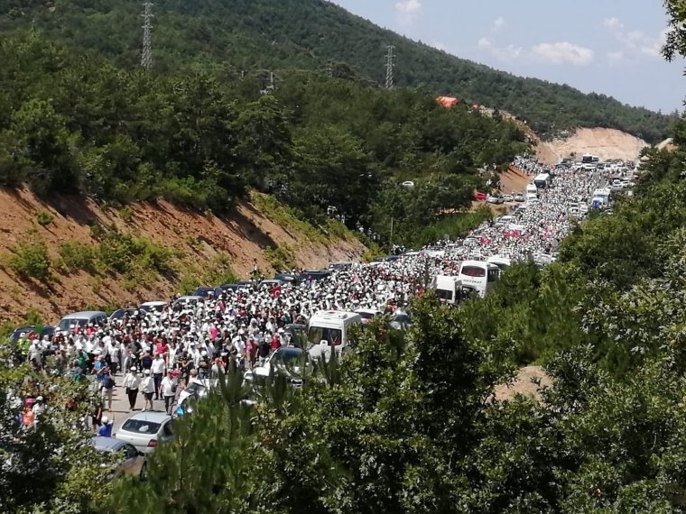 Kaz Dağları'na halk sahip çıkıyor: Binlerce vatandaş şantiye alanına girdi